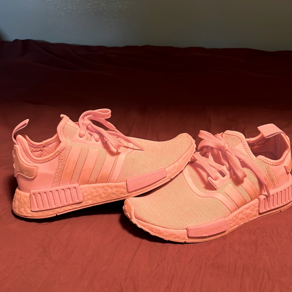 🎀 PINK ADIDAS SNEAKERS 🎀